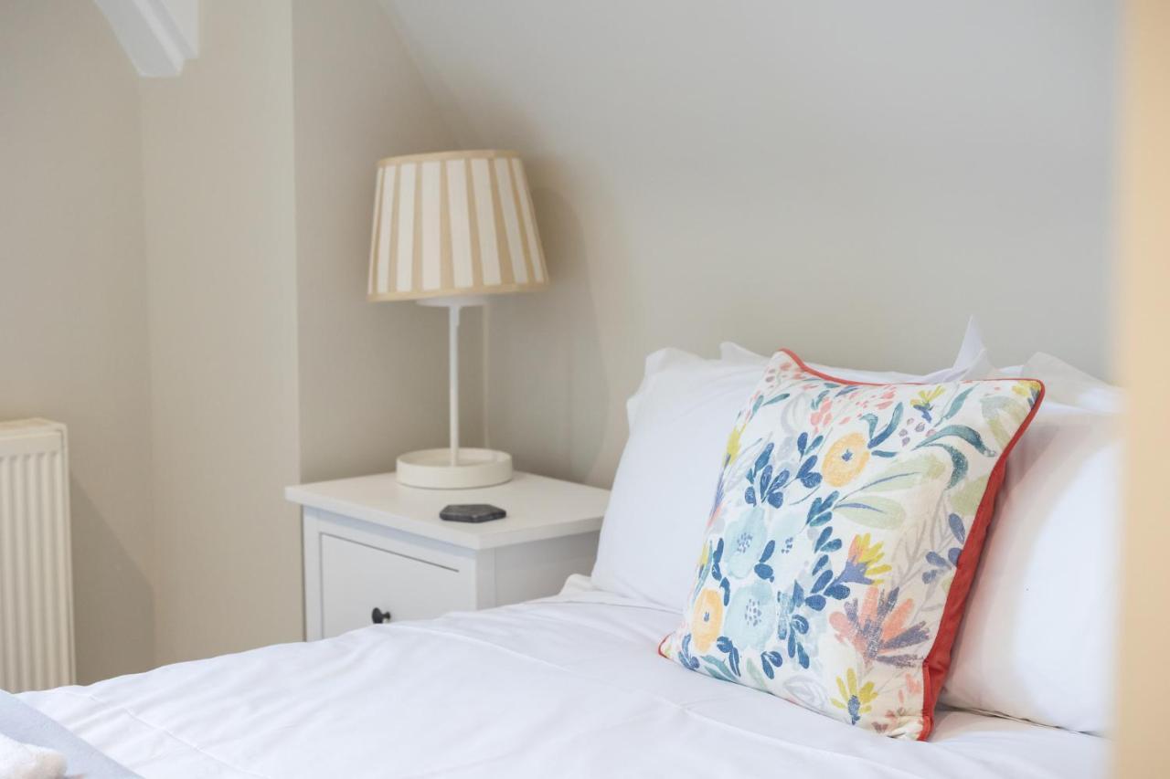 דירות Spacious 3Br Victorian Cheltenham Loft Flat In Cotswolds - Free Parking מראה חיצוני תמונה