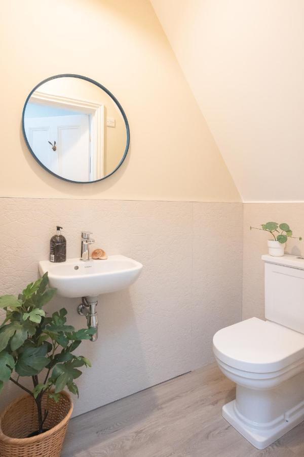 דירות Spacious 3Br Victorian Cheltenham Loft Flat In Cotswolds - Free Parking מראה חיצוני תמונה