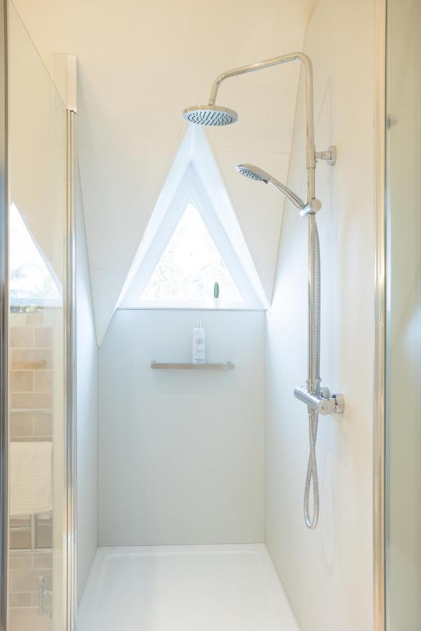 דירות Spacious 3Br Victorian Cheltenham Loft Flat In Cotswolds - Free Parking מראה חיצוני תמונה